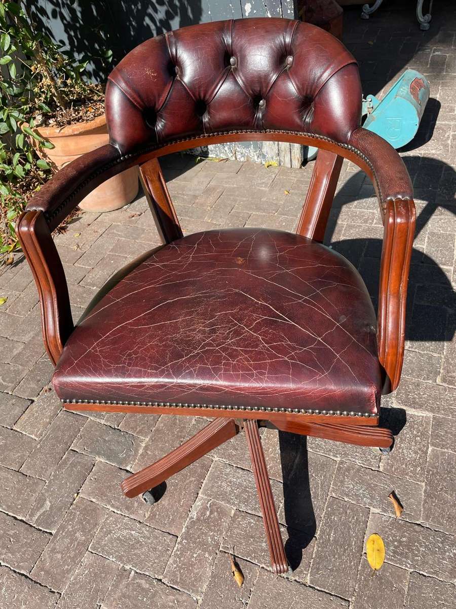 Vintage Genuine Leather Swivel Office Chair