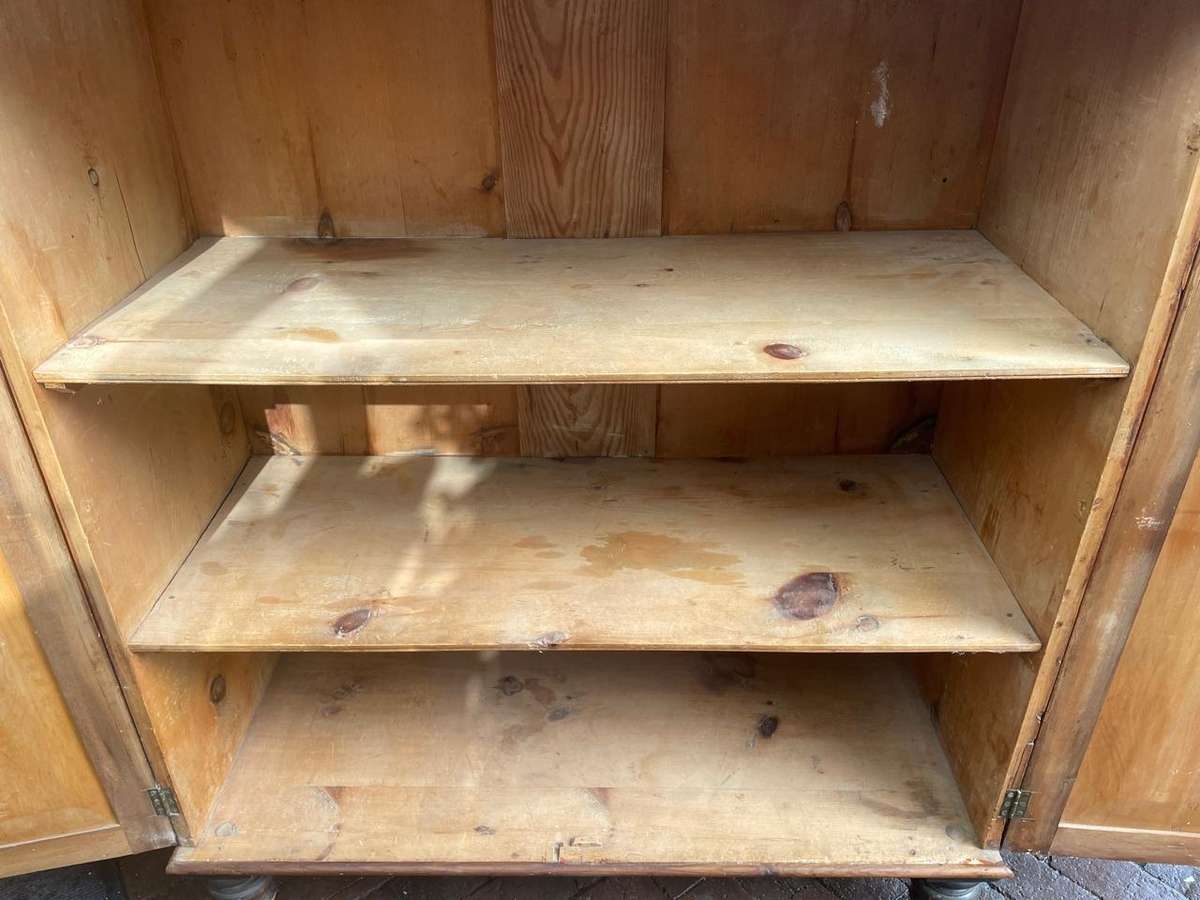 Cape Yellowood /Stinkwood Jonkmanskas ( 148 x 114 x 48 cm )