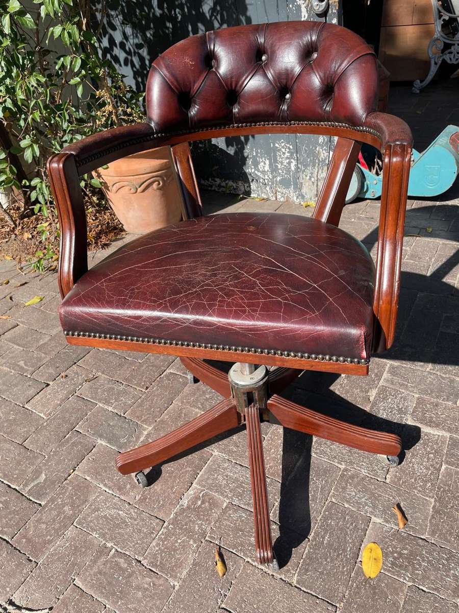 Vintage Genuine Leather Swivel Office Chair