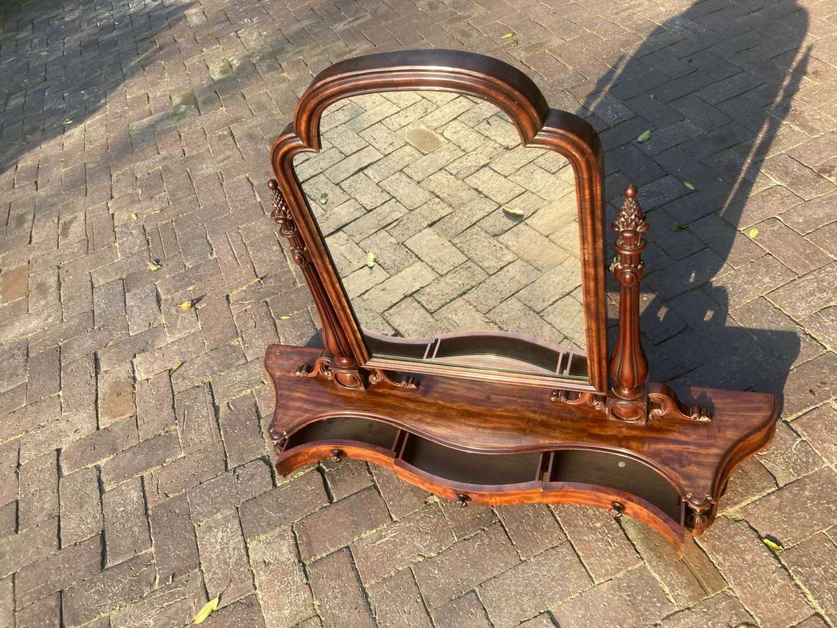 Beautiful Victorian Mahogany Shaving Mirror circa 1880 ( 115 x 27 x 90 cm )