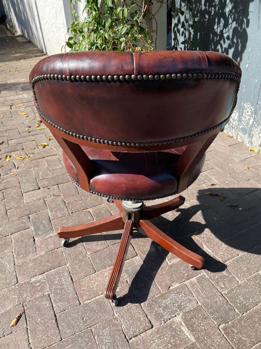 Vintage Genuine Leather Swivel Office Chair