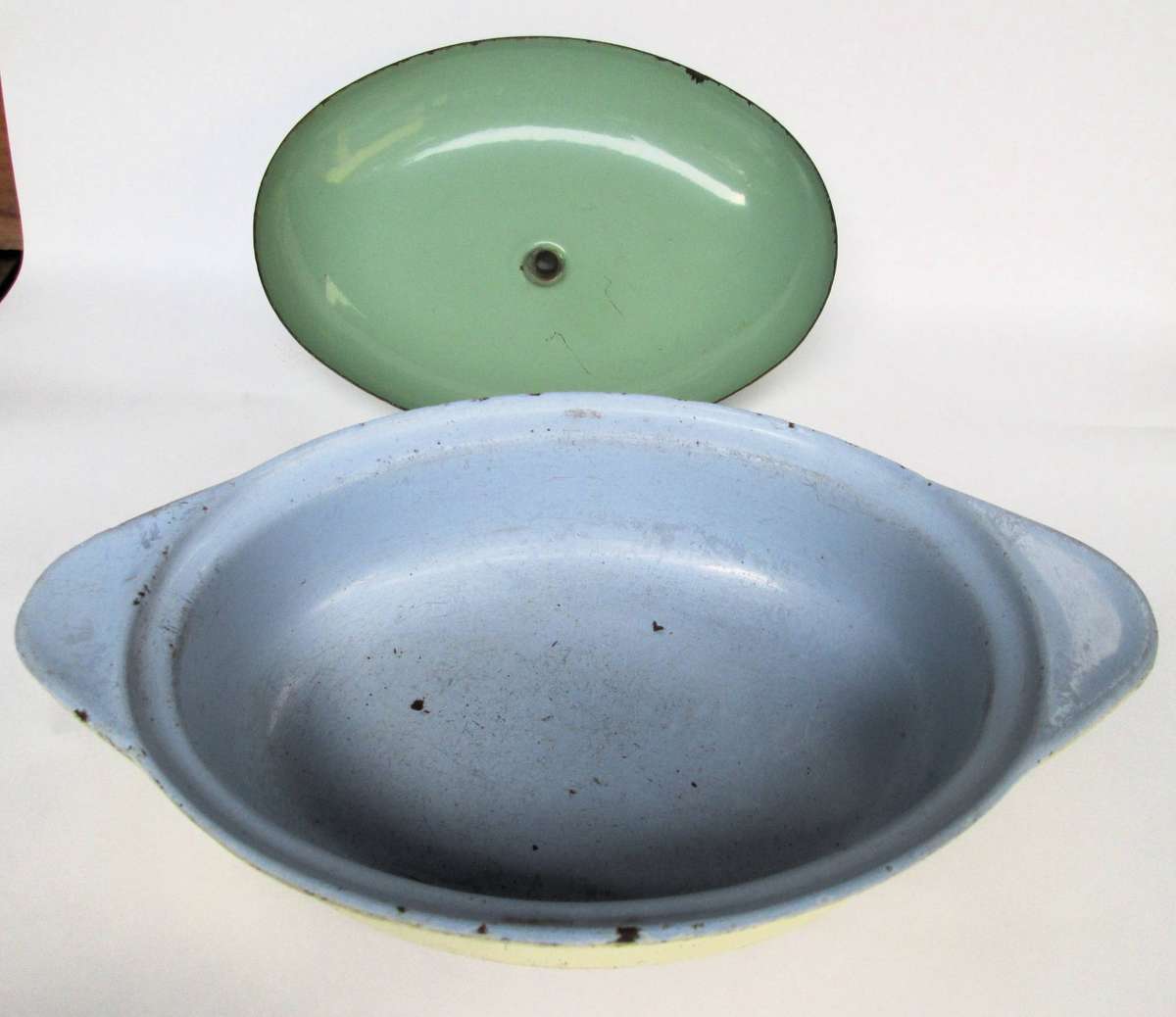 ENAMEL CAST IRON DUTCH OVEN/CASSEROL