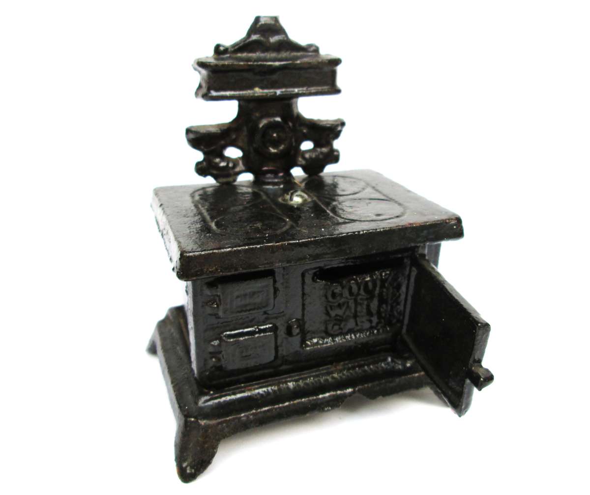 CAST IRON MONEY SAVINGS BOX
