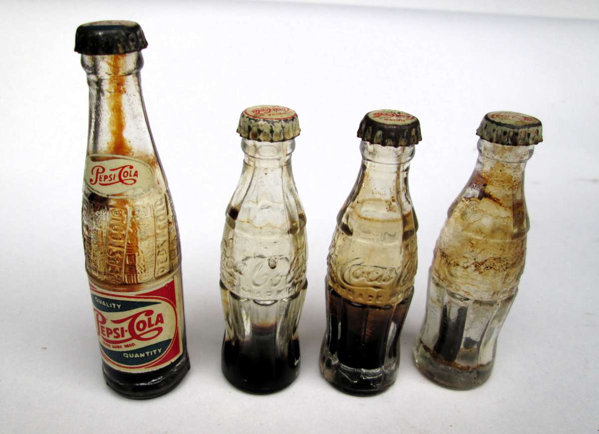 COKE x3, PEPSI COLA x1 MINUTURE BOTTLES