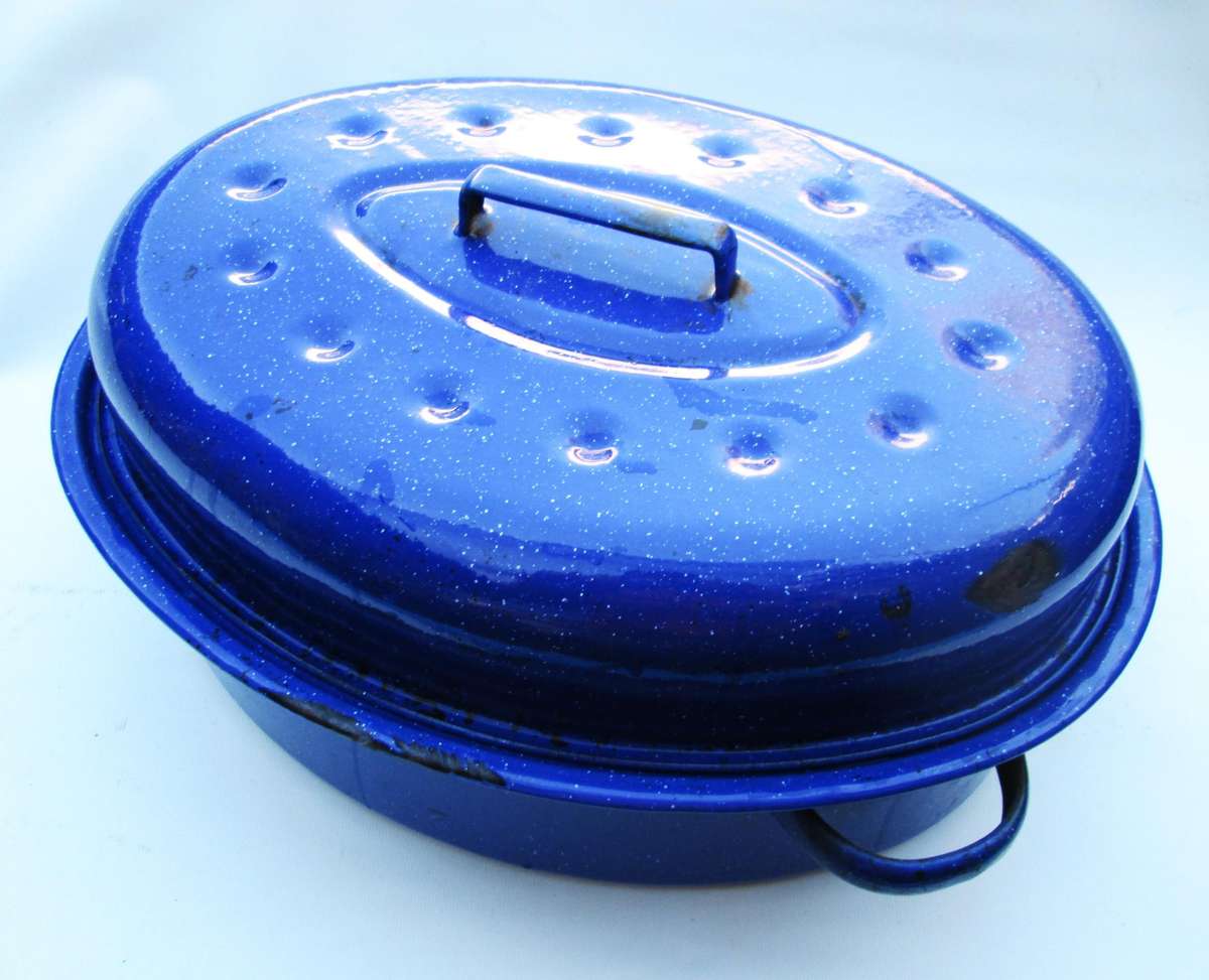 BLUE ENAMEL BRAAIBAK