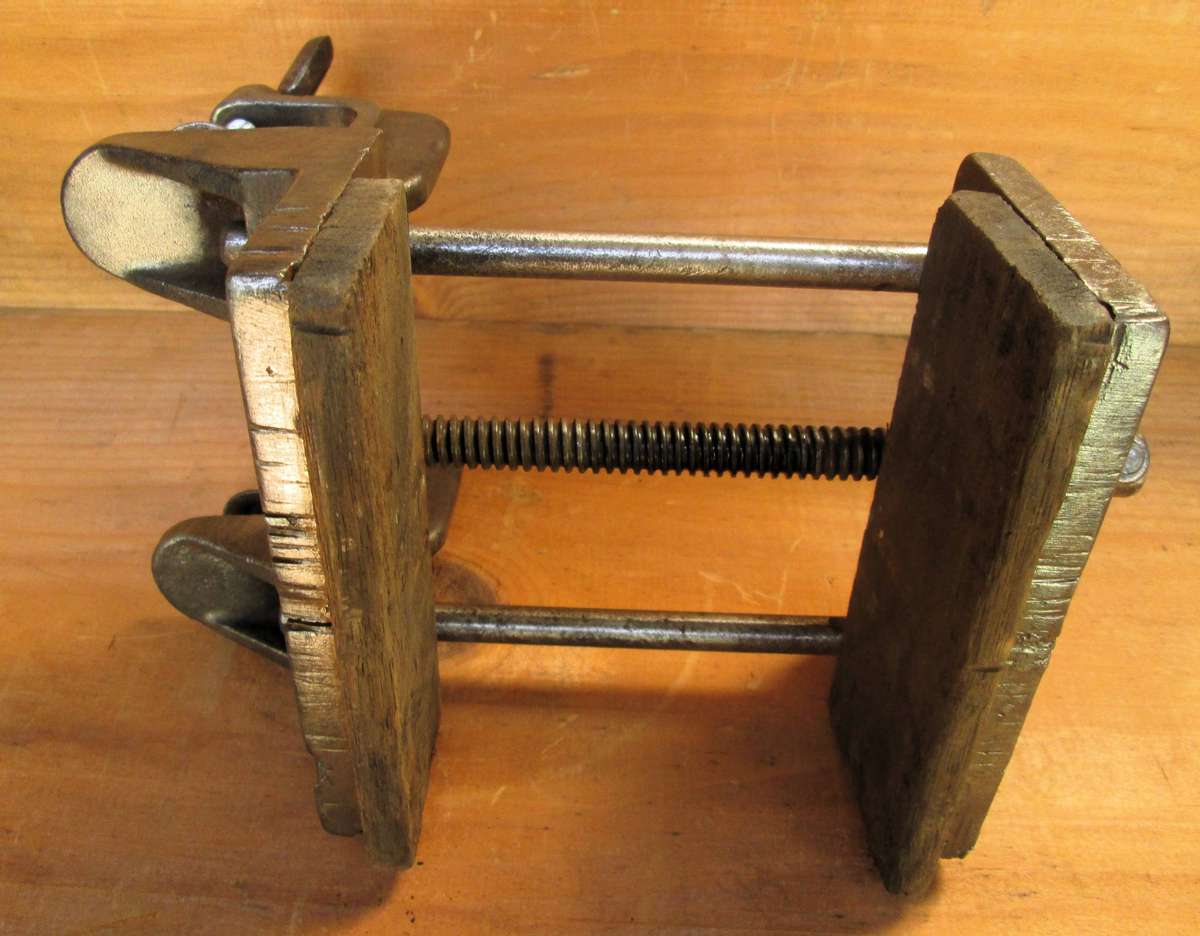 SMALL WABECO No.31 WOOD WORKERS VICE