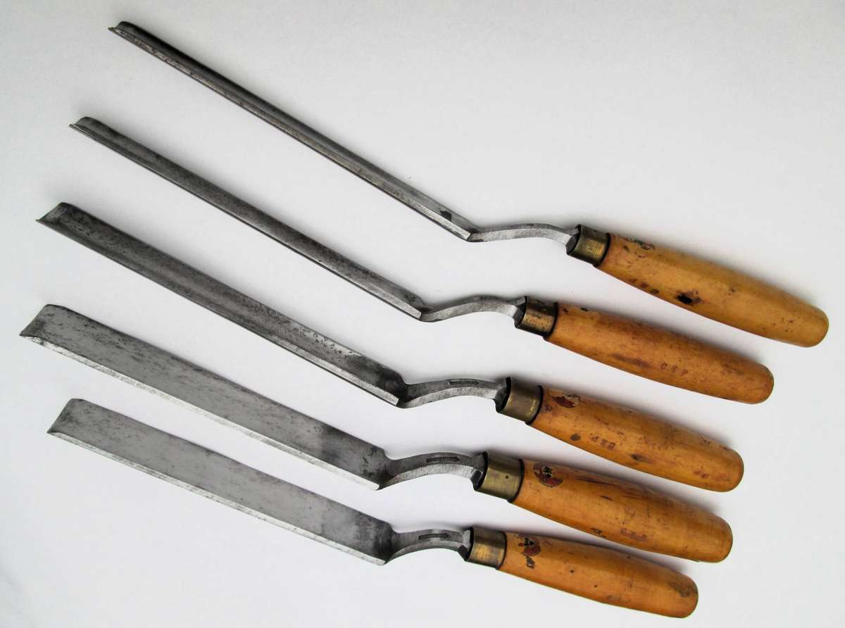 LARGE MARPLES PATTERN MAKER'S CRANK & STRAIT NECK PARING GOUGES