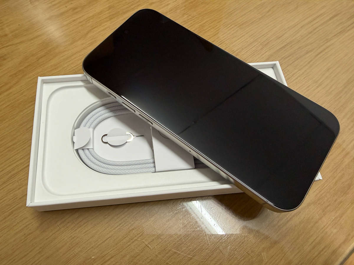 ***GREAT PRICE*** iPHONE 16 PRO MAX***HUGE STORAGE***