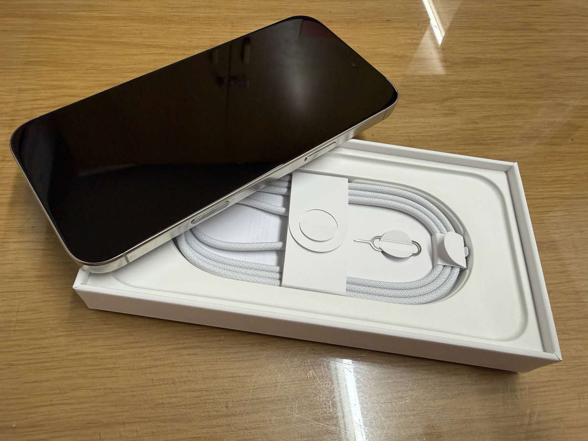 ***GREAT PRICE*** iPHONE 16 PRO MAX***HUGE STORAGE***