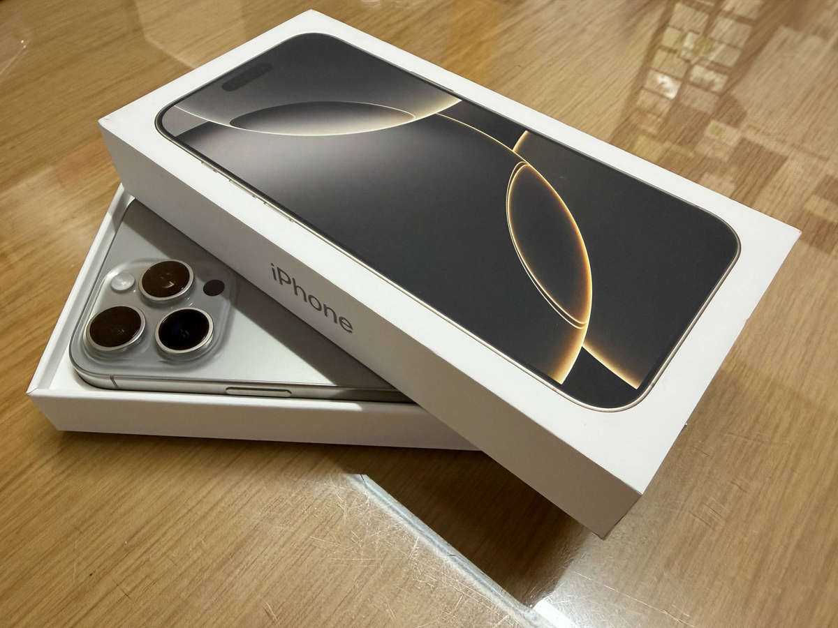 ***GREAT PRICE*** iPHONE 16 PRO MAX***HUGE STORAGE***