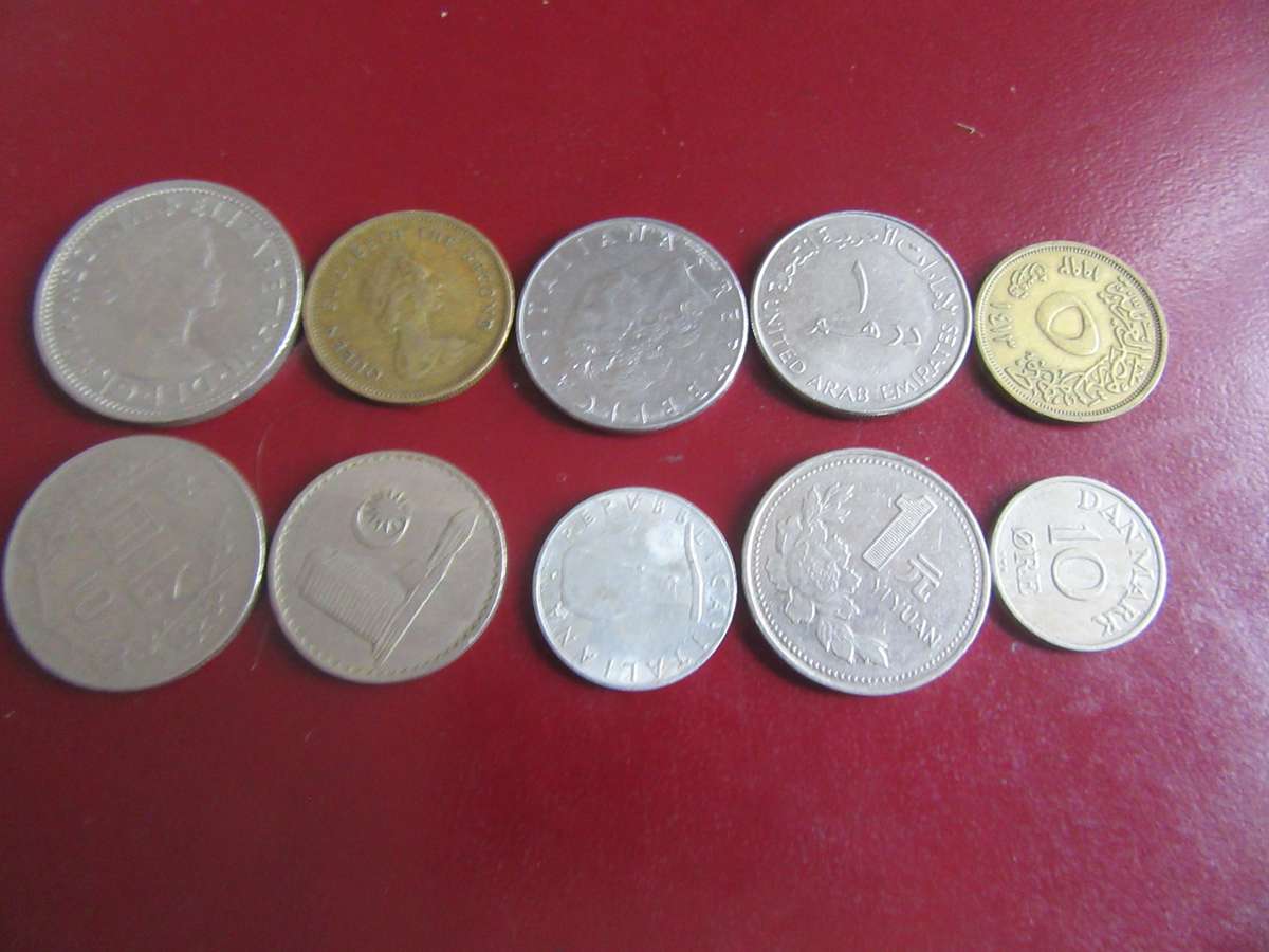 GOOD START FOR THE BEGINNER - 10 INTERNATIONAL COINS - AS PER SCAN - CO23