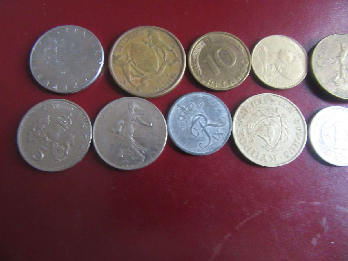 GOOD START FOR THE BEGINNER - 10 INTERNATIONAL COINS - AS PER SCAN - CO24