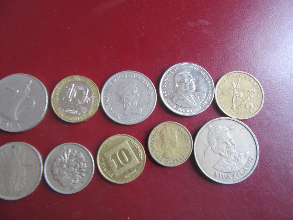GOOD START FOR THE BEGINNER - 10 INTERNATIONAL COINS - AS PER SCAN - CO29A