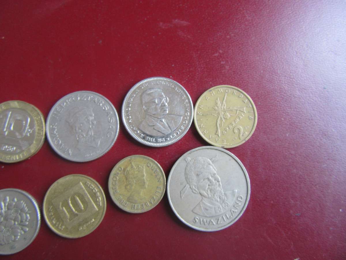 GOOD START FOR THE BEGINNER - 10 INTERNATIONAL COINS - AS PER SCAN - CO29A