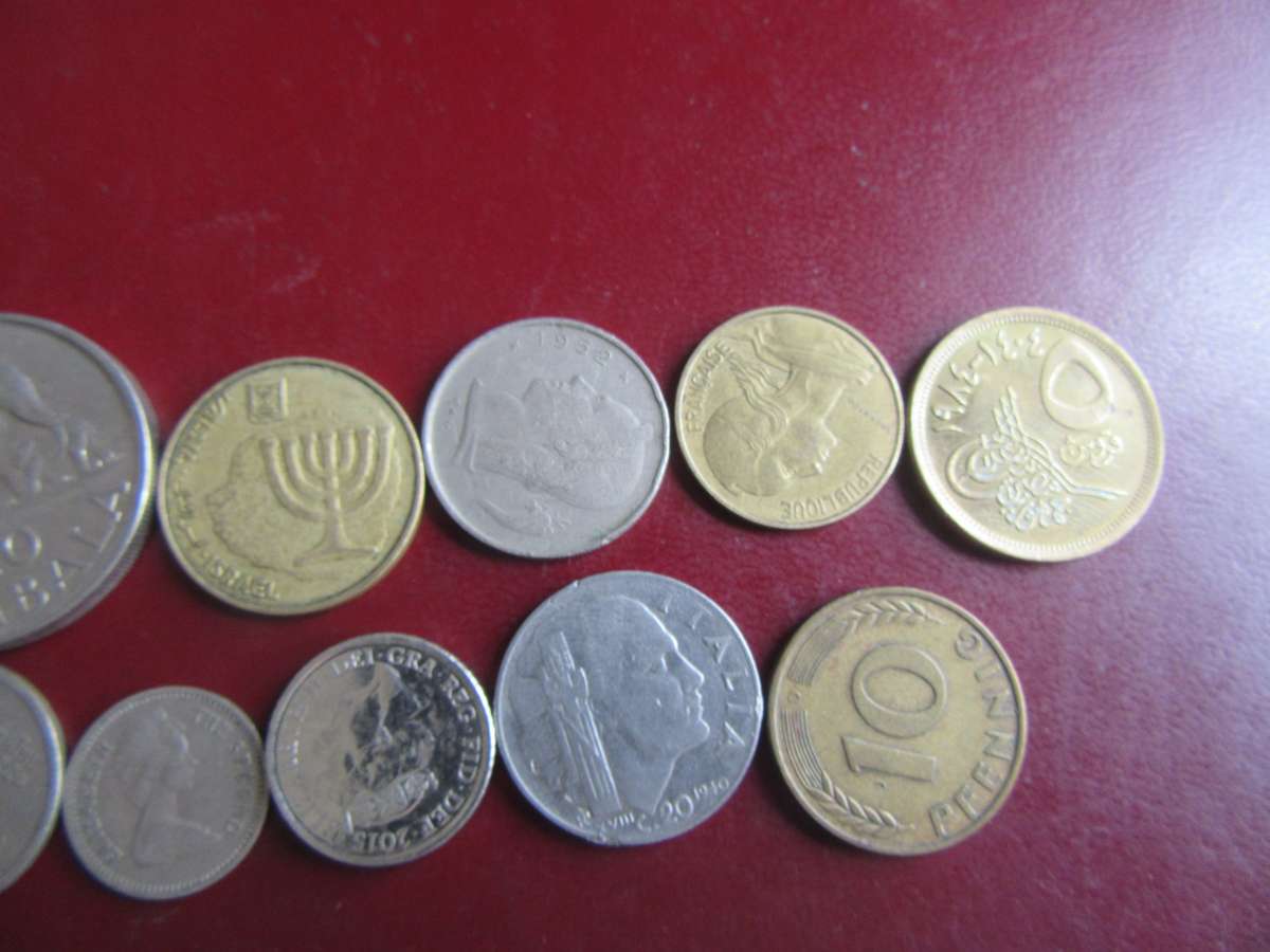 GOOD START FOR THE BEGINNER - 10 INTERNATIONAL COINS - AS PER SCAN - CO28