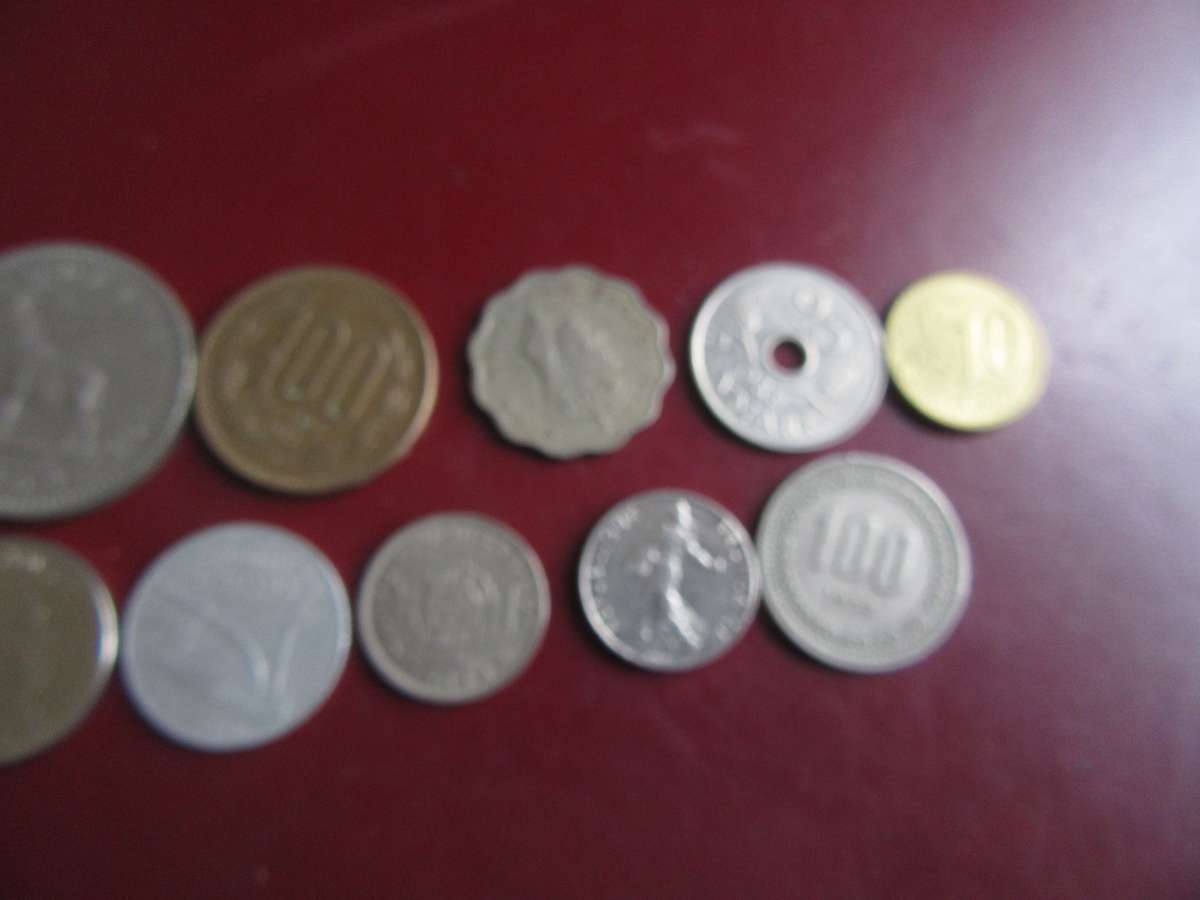 GOOD START FOR THE BEGINNER - 10 INTERNATIONAL COINS - AS PER SCAN - CO27