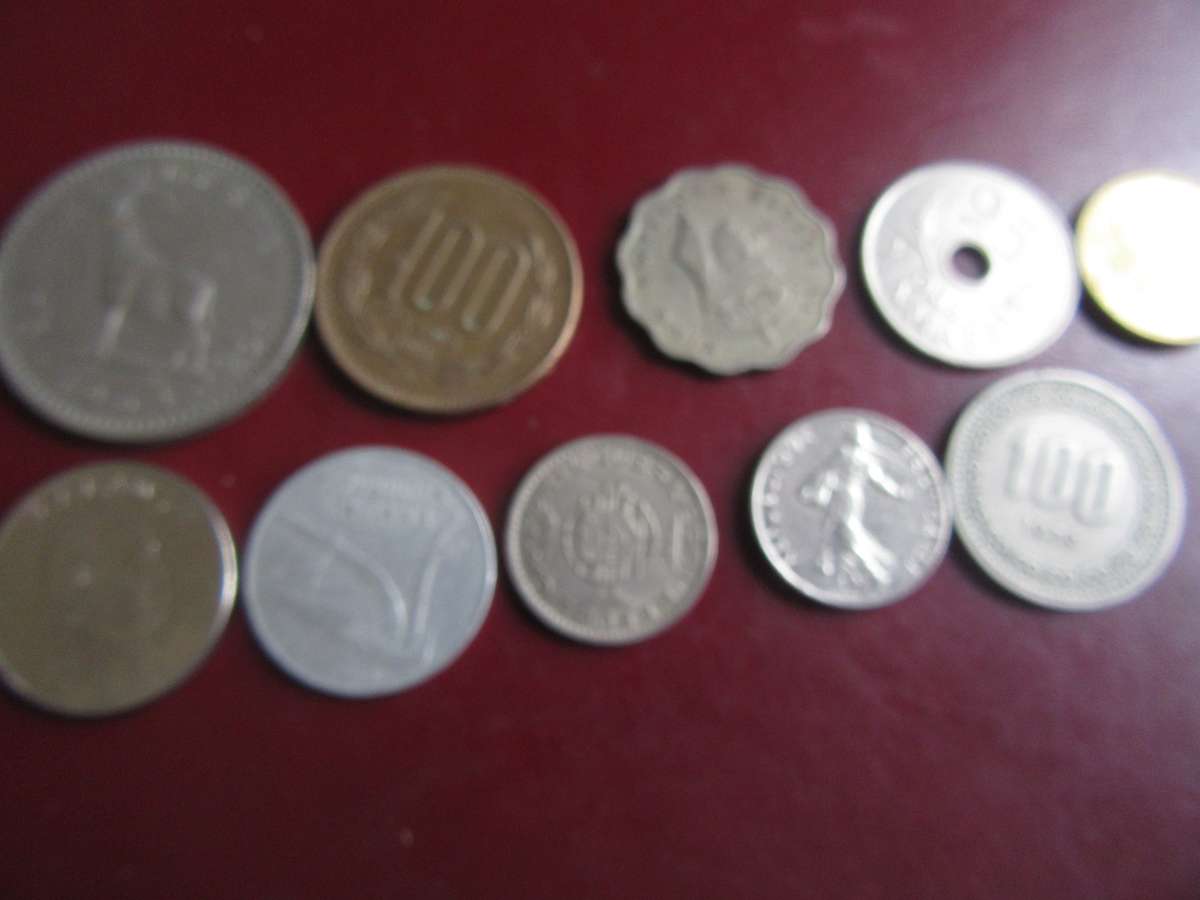 GOOD START FOR THE BEGINNER - 10 INTERNATIONAL COINS - AS PER SCAN - CO27