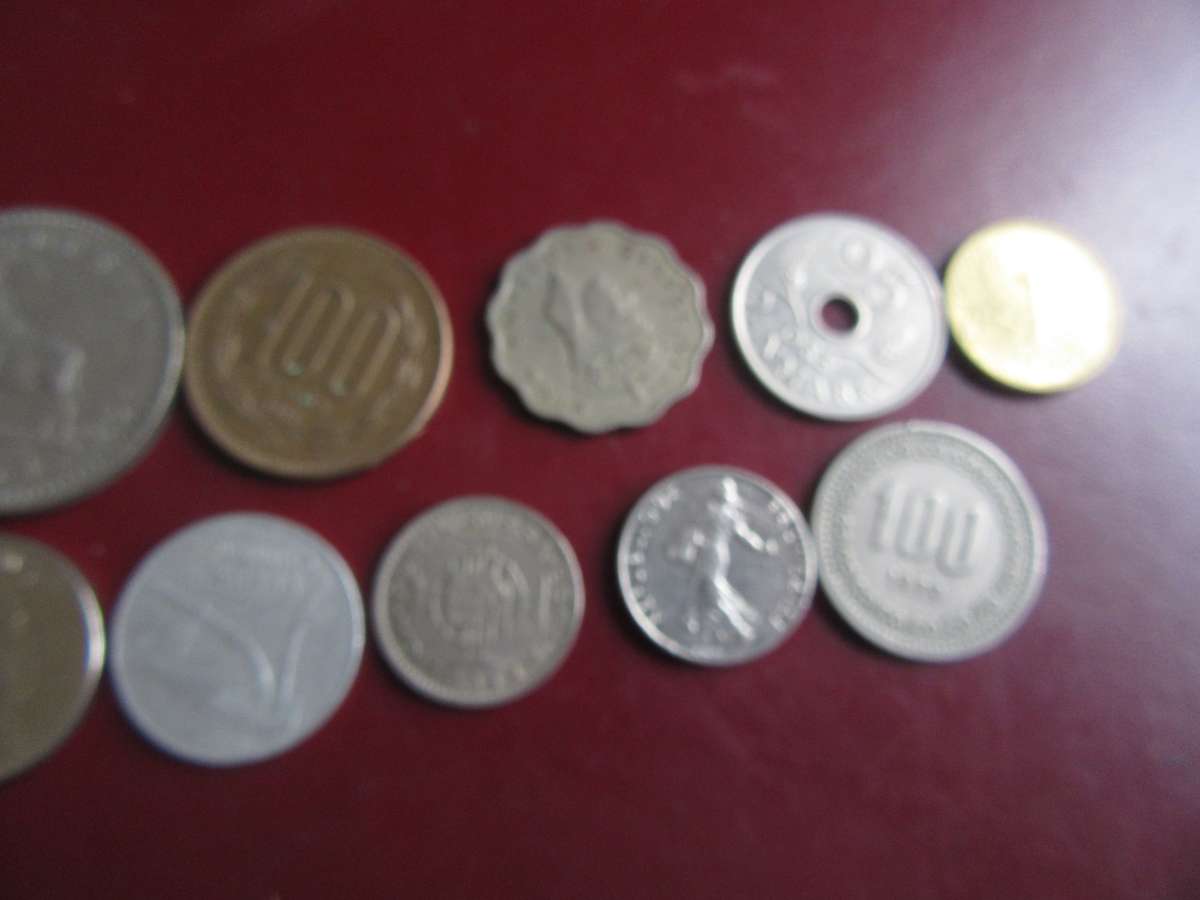GOOD START FOR THE BEGINNER - 10 INTERNATIONAL COINS - AS PER SCAN - CO27