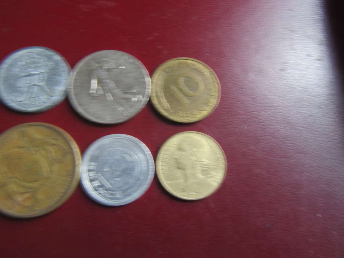 GOOD START FOR THE BEGINNER - 10 INTERNATIONAL COINS - AS PER SCAN - CO24