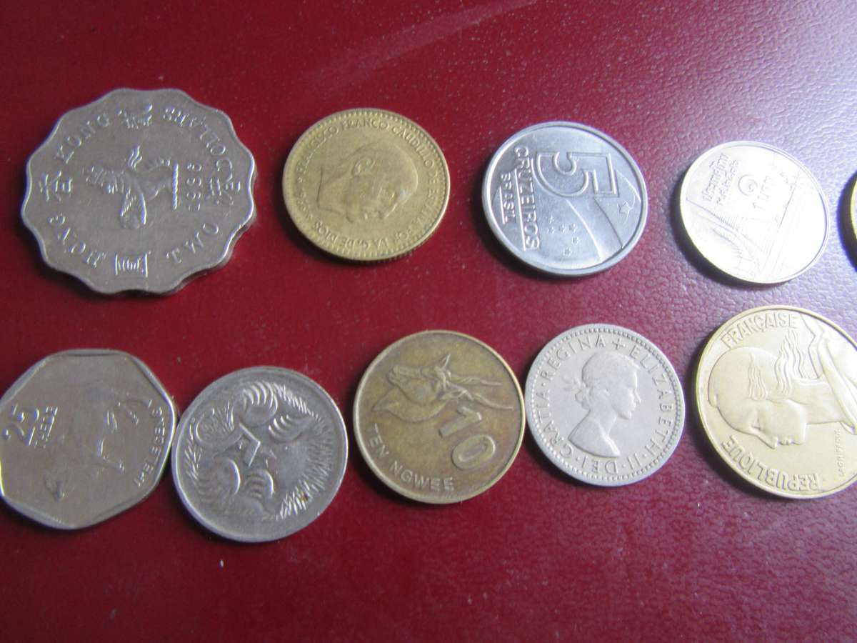 GOOD START FOR THE BEGINNER - 10 INTERNATIONAL COINS - AS PER SCAN - CO21