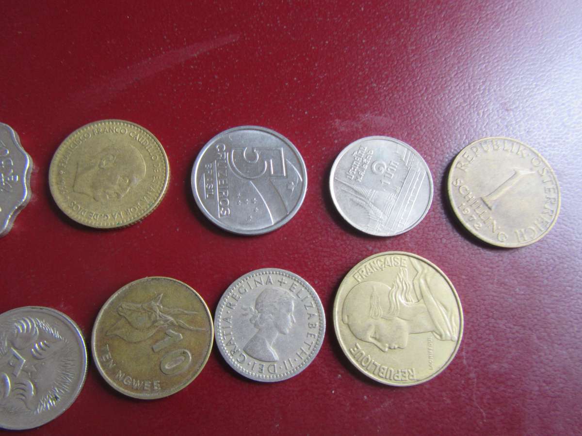 GOOD START FOR THE BEGINNER - 10 INTERNATIONAL COINS - AS PER SCAN - CO21