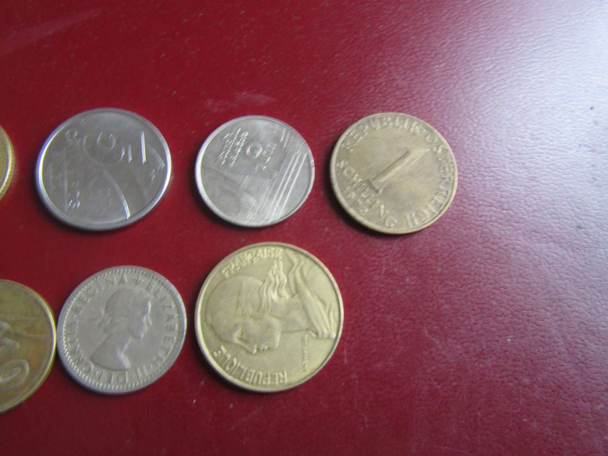 GOOD START FOR THE BEGINNER - 10 INTERNATIONAL COINS - AS PER SCAN - CO21