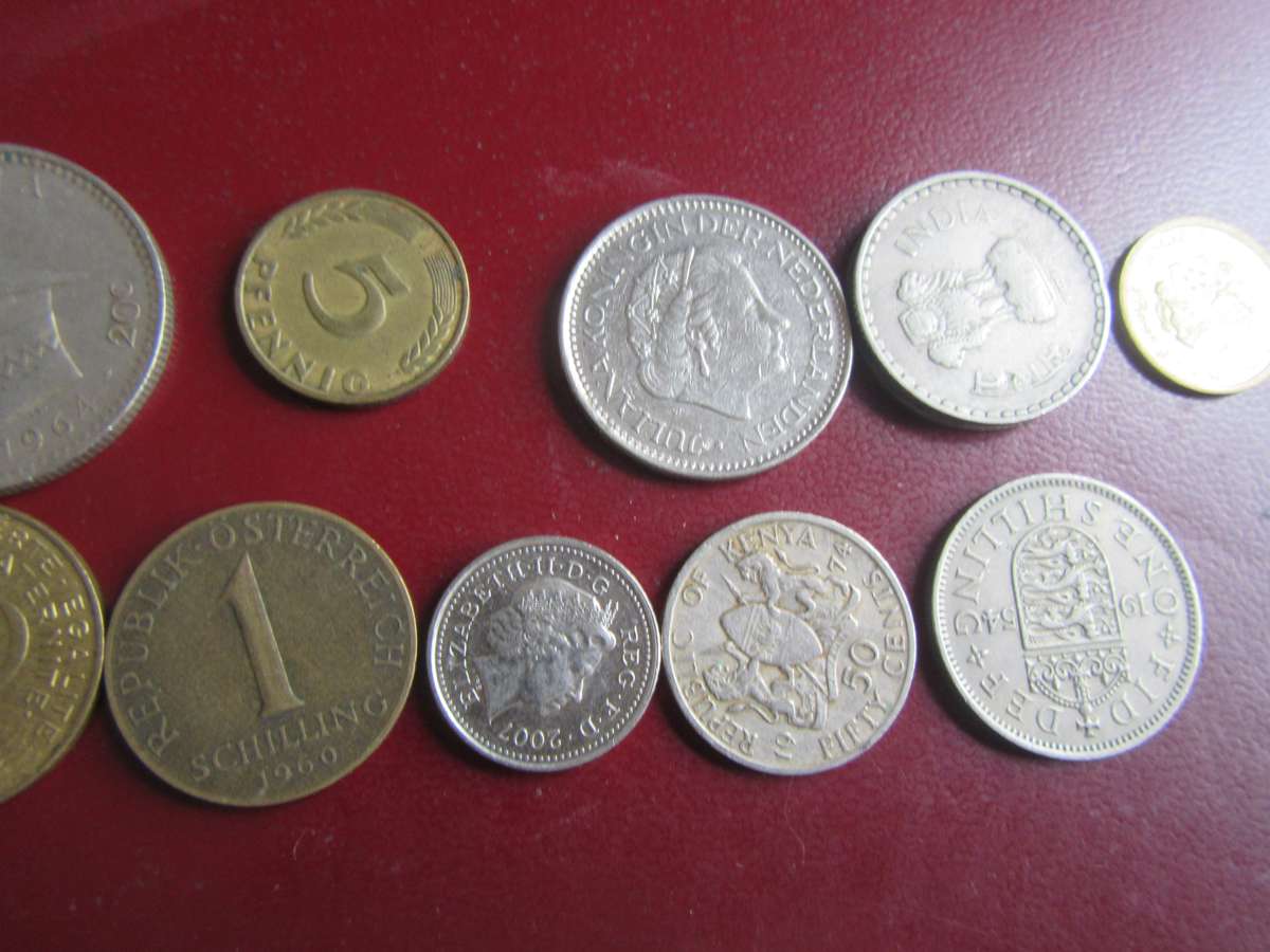 GOOD START FOR THE BEGINNER - 10 INTERNATIONAL COINS - AS PER SCAN - CO22