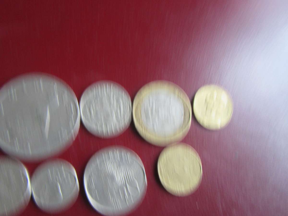 GOOD START FOR THE BEGINNER - 10 INTERNATIONAL COINS - AS PER SCAN -AS15