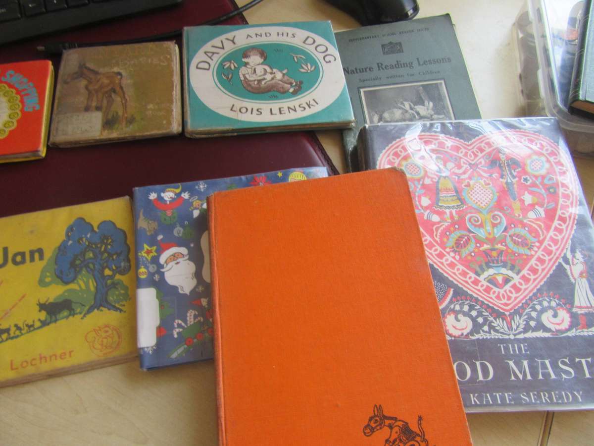 CLEARANCE11 35 OLD CHILDREN'S BOOKS IN FAIR CONDITIONS - BID PER BOOK