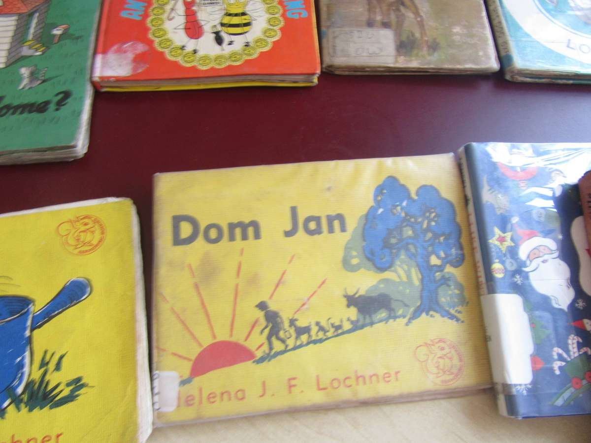 CLEARANCE11 35 OLD CHILDREN'S BOOKS IN FAIR CONDITIONS - BID PER BOOK