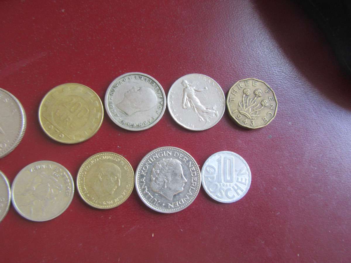 GOOD START FOR THE BEGINNER - 10 INTERNATIONAL COINS - AS PER SCAN - CO30