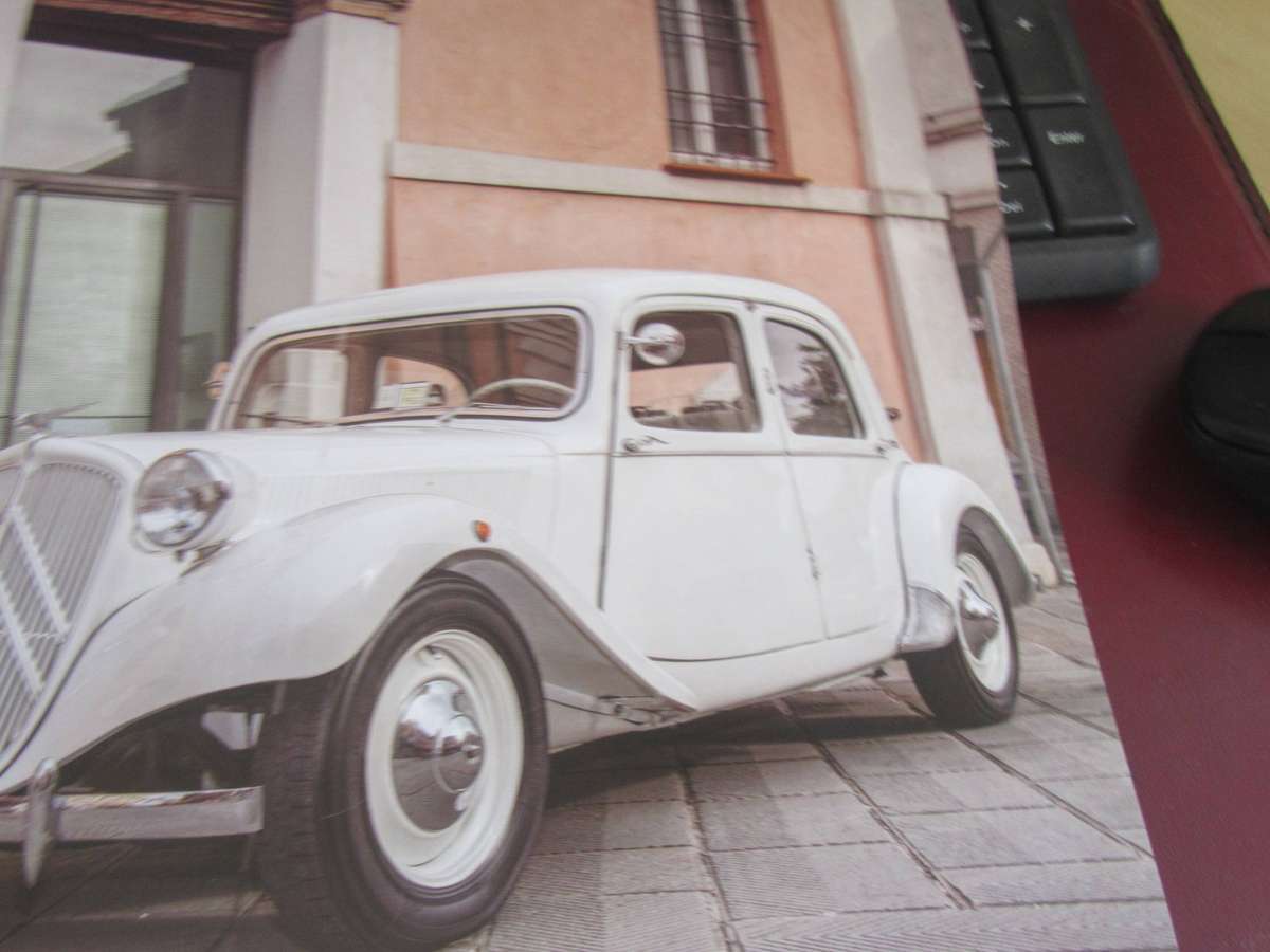 CALENDER - CLASSIC CARS 2025 - GOOD CONDITION -13 PAGES - BID PER PAGE