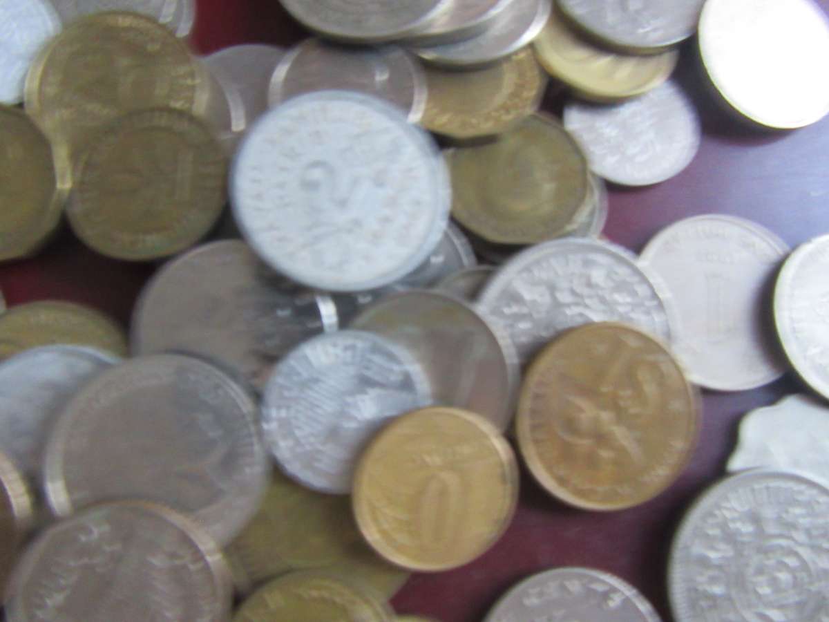 95ASSORTED INTERNATIONAL COINS - AS PER SCAN - BID PER ITEM - WA
