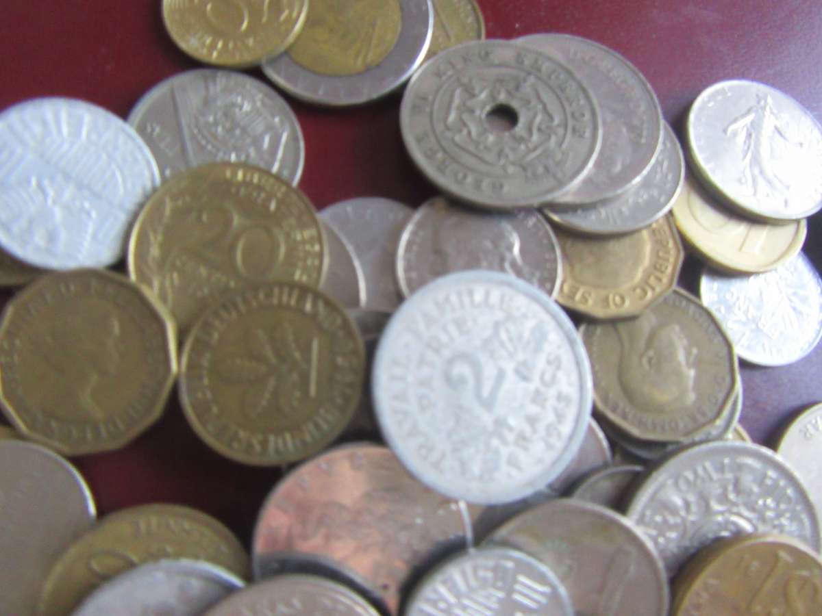 95ASSORTED INTERNATIONAL COINS - AS PER SCAN - BID PER ITEM - WA