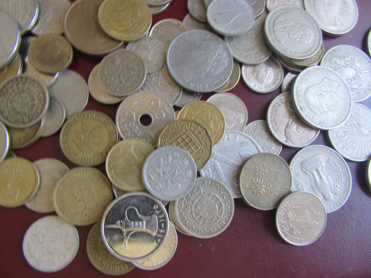 140 ASSORTED INTERNATIONAL COINS - AS PERSCAN - BID PER ITEM - FA