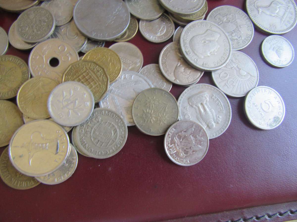 140 ASSORTED INTERNATIONAL COINS - AS PERSCAN - BID PER ITEM - FA