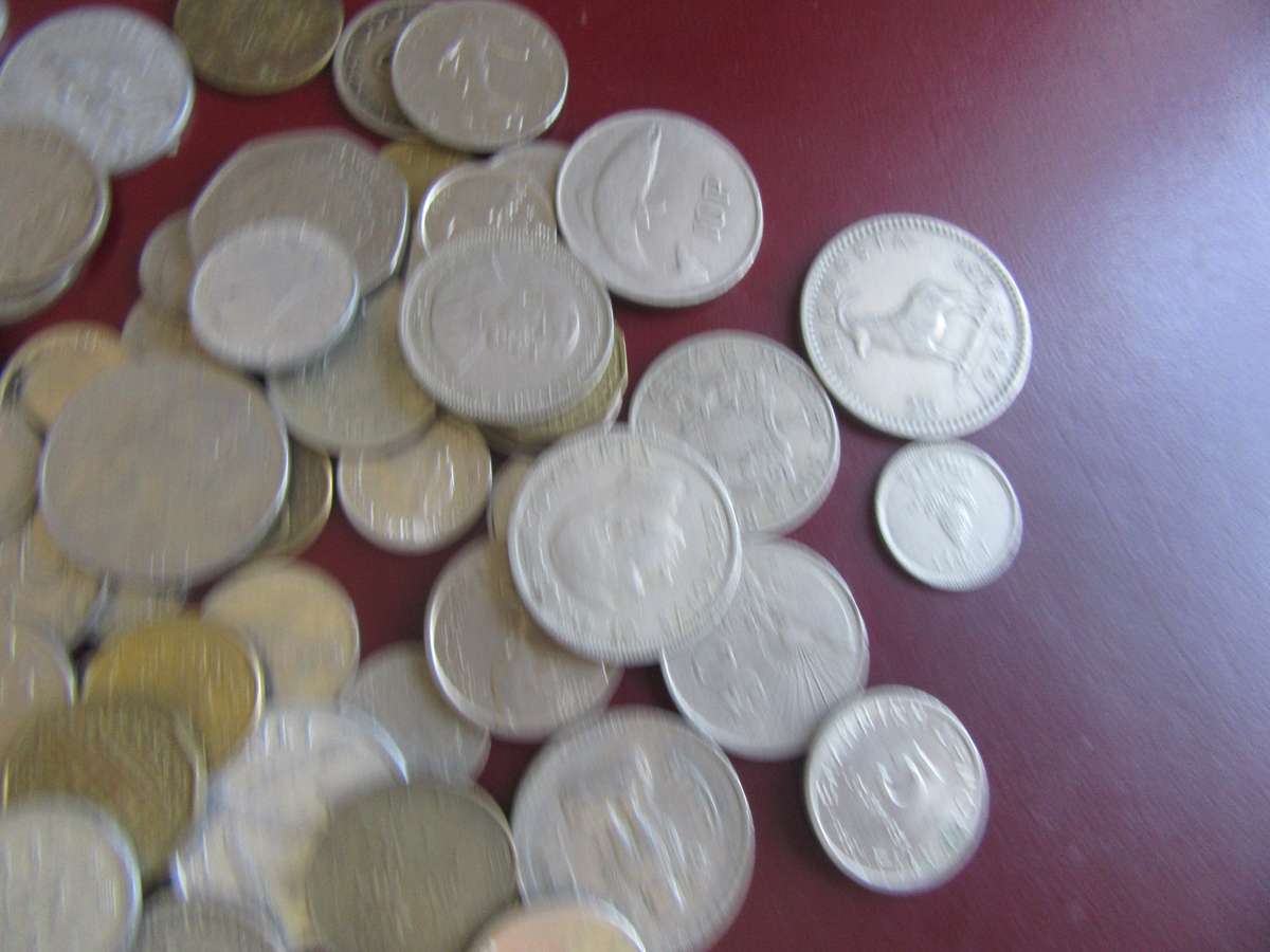 140 ASSORTED INTERNATIONAL COINS - AS PERSCAN - BID PER ITEM - FA