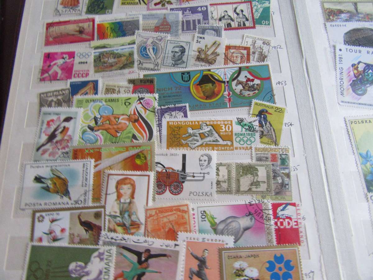 Old Stockbook - 14 pages filled with hundreds of international stamps - Bid per page