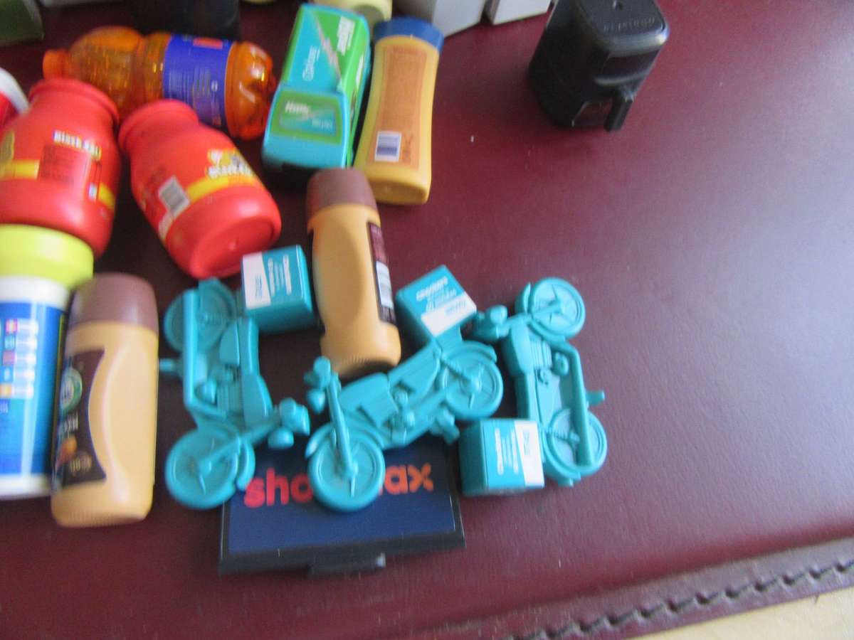 CHECKER'S LITTLE SHOP GOES XTRA - 26 VARIOUS ITEMS INCL. DUPLICATES - AS PER SCAN - BID PER ITEM