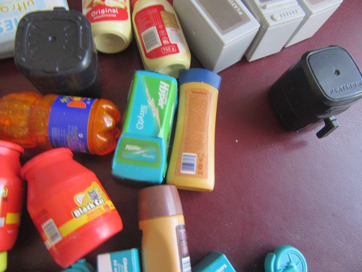 CHECKER'S LITTLE SHOP GOES XTRA - 26 VARIOUS ITEMS INCL. DUPLICATES - AS PER SCAN - BID PER ITEM