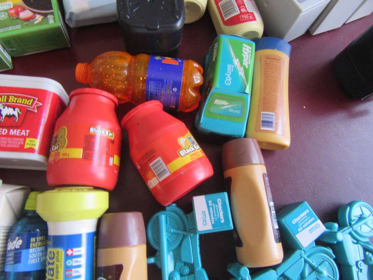 CHECKER'S LITTLE SHOP GOES XTRA - 26 VARIOUS ITEMS INCL. DUPLICATES - AS PER SCAN - BID PER ITEM