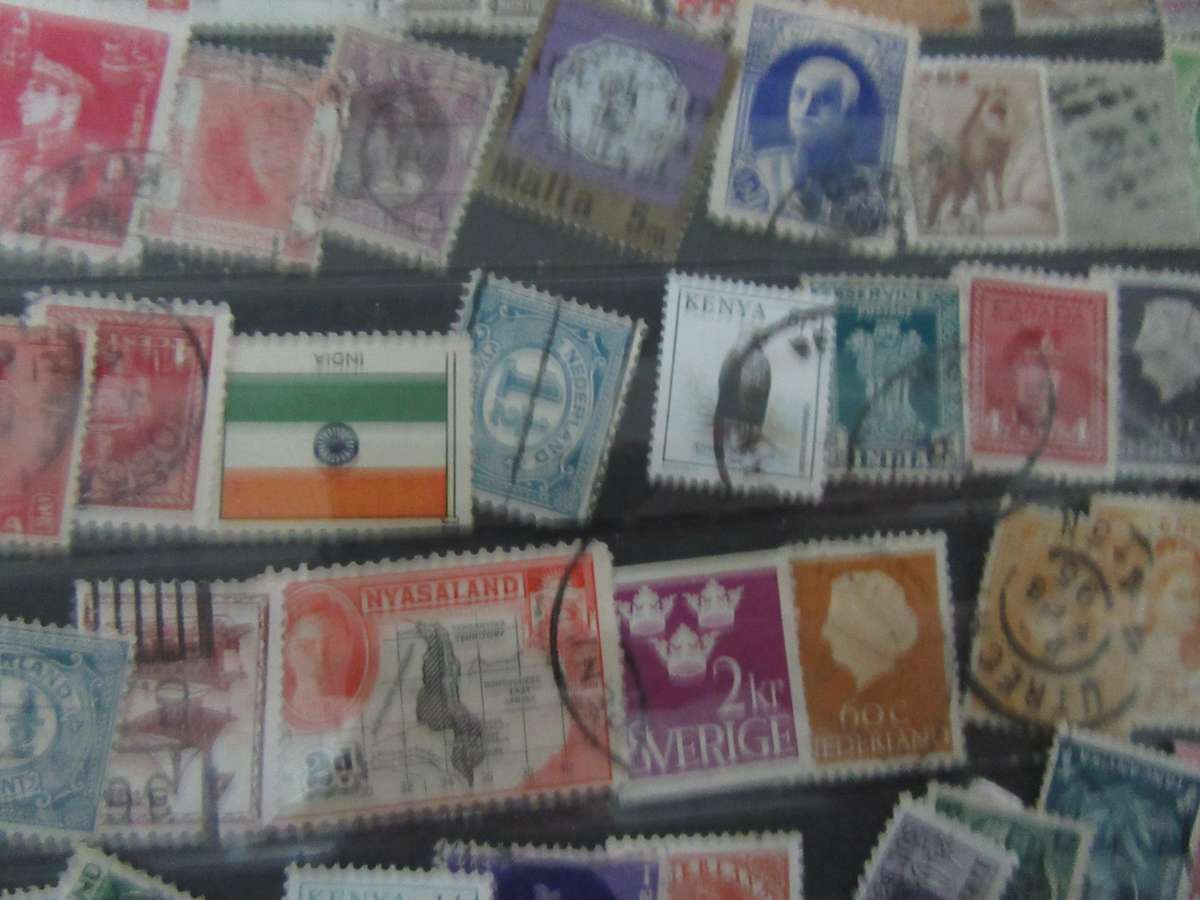 GOOD START FOR THE BEGINNER - 50 INTERNATIONAL STAMPS - AS PER SCAN - INT14