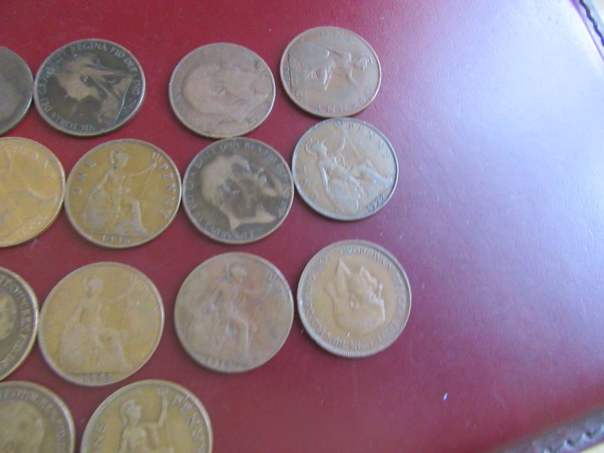 BARGAIN - 30 OLD UK PENNIES /VARIOUS YEARS - AS PER SCAN - BID PER ITEM -FA1