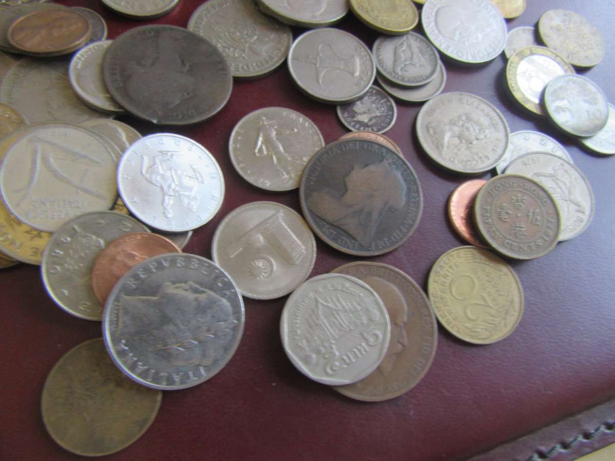 -GOOD START FOR THE BEGINNER 250ASSORTED WORLD COINS - AS PER SCAN - BID PER ITEM - WS1