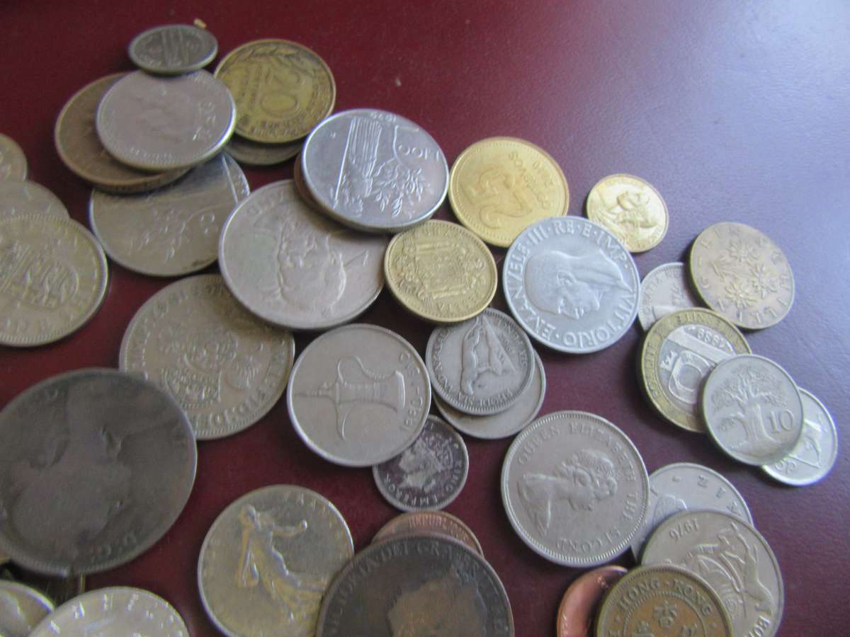 -GOOD START FOR THE BEGINNER 250ASSORTED WORLD COINS - AS PER SCAN - BID PER ITEM - WS1