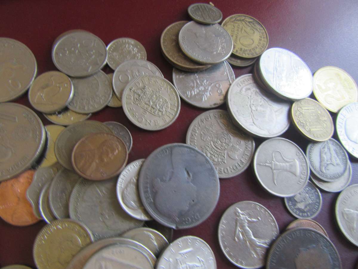 -GOOD START FOR THE BEGINNER 250ASSORTED WORLD COINS - AS PER SCAN - BID PER ITEM - WS1