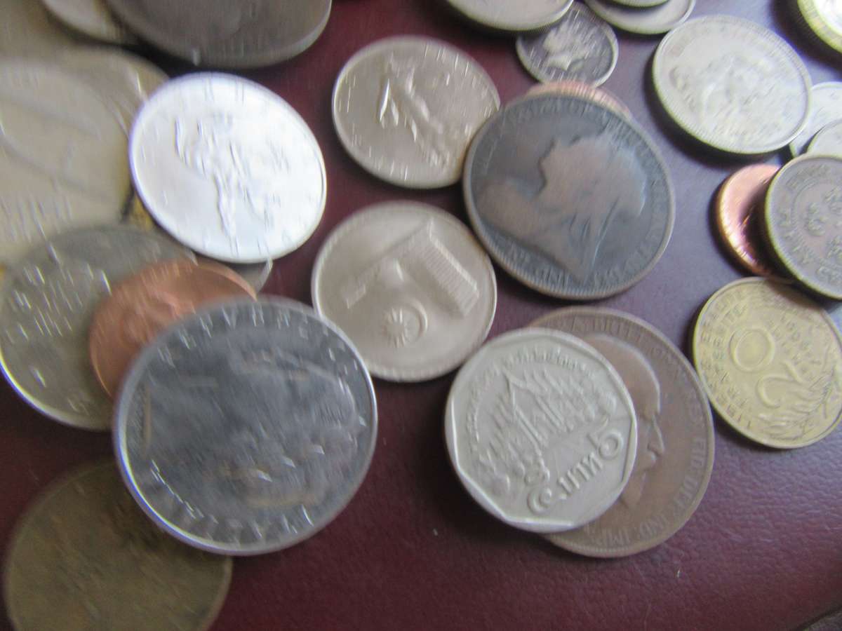 -GOOD START FOR THE BEGINNER 250ASSORTED WORLD COINS - AS PER SCAN - BID PER ITEM - WS1