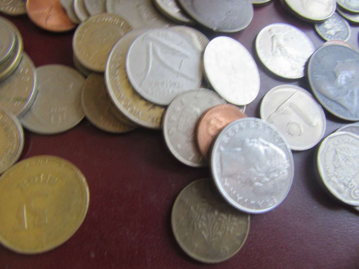 -GOOD START FOR THE BEGINNER 250ASSORTED WORLD COINS - AS PER SCAN - BID PER ITEM - WS1
