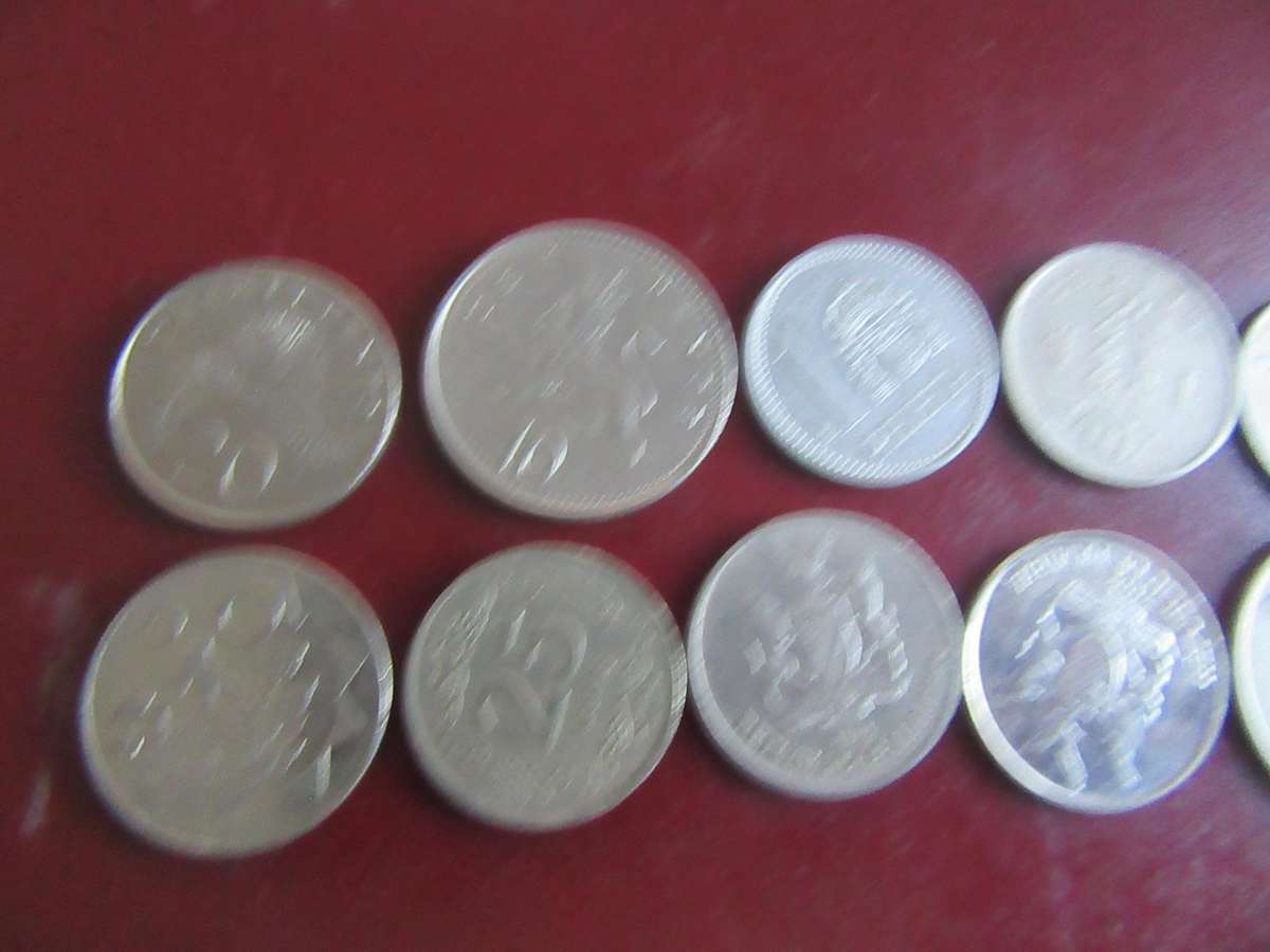 GOOD START FOR THE BEGINNER - 10 INTERNATIONAL COINS - AS PER SCAN - AS10