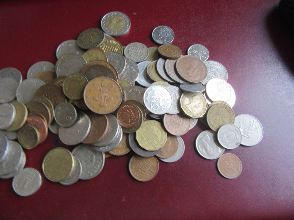 GOOD START FOR THE BEGINNER - 125 INTERNATIONAL COINS - ASPER SAN - BID PER COIN - LOT11
